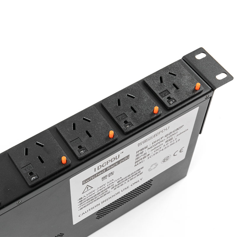 8-výstupový horizontálny istič snímača TCP/IP eco Smart Rack Pdu 1U